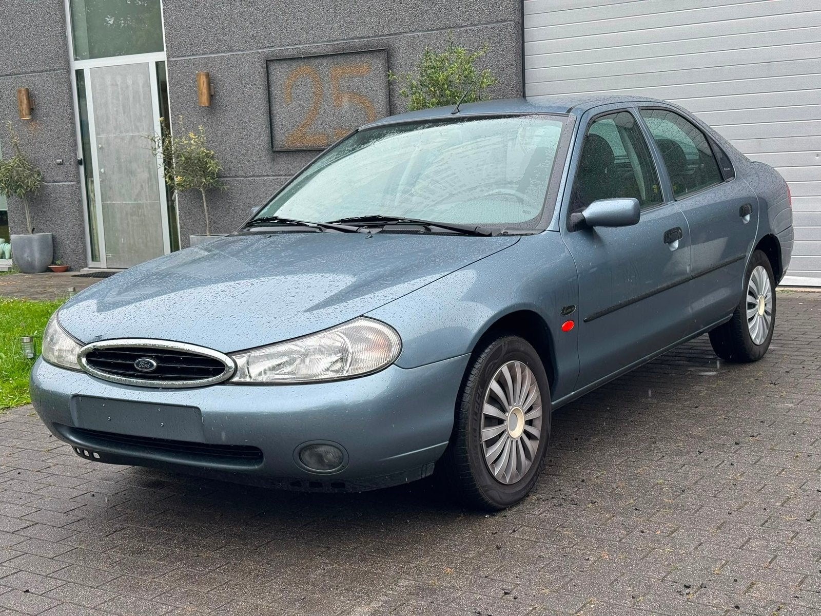 Ford Mondeo 1.8 Diesel/Airco/100.505 km/Car-pass/Gekeurd, Auto's, Ford, 4 deurs, Stof, Bedrijf, Grijs