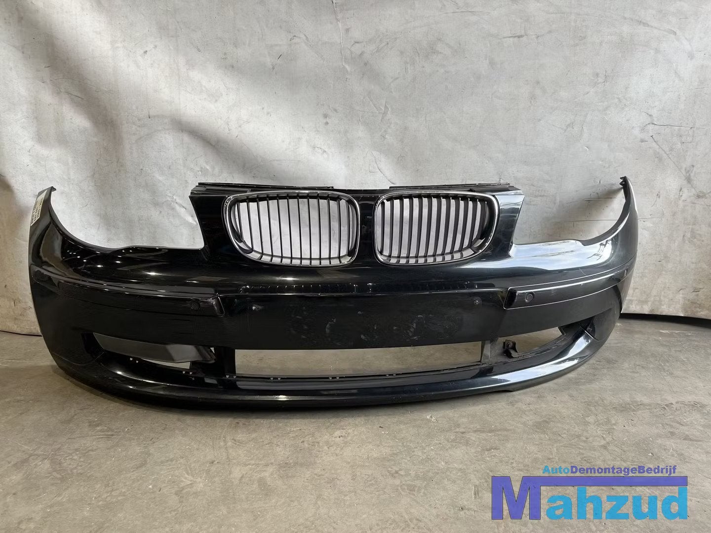 BMW 1 SERIE E87 E81 Zwart voorbumper 2003-2010, Auto-onderdelen, Petuelring 130
80788  Munich, DE, Gebruikt, Voor, Info@bmw.de
