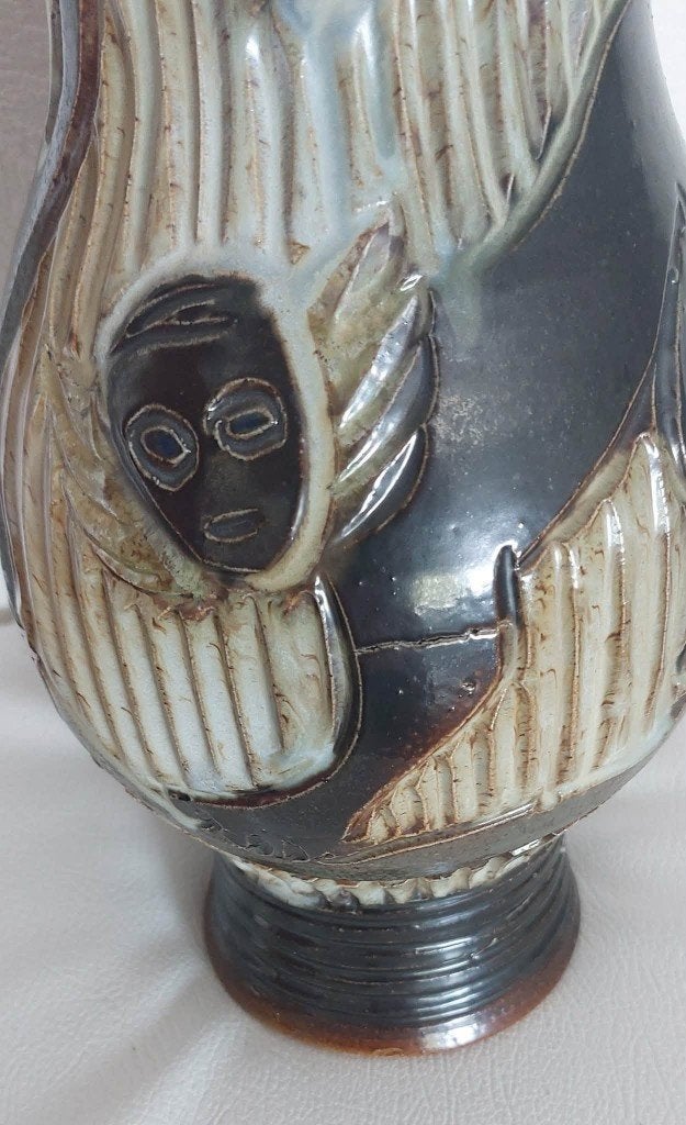 vase en grés décore au singe de guérin, Enlèvement
