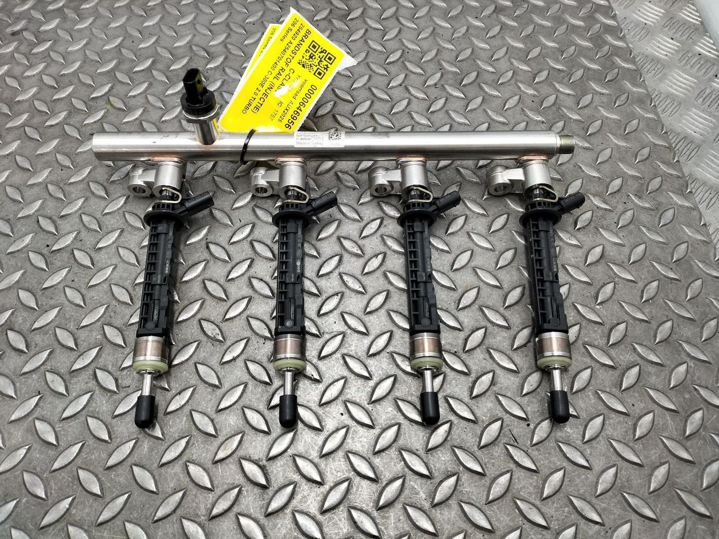 MERCEDES C-CLASS BRANDSTOF RAIL (INJECTIE) 2540701400 2023, Enlèvement ou Envoi, Utilisé, ARN reconnu