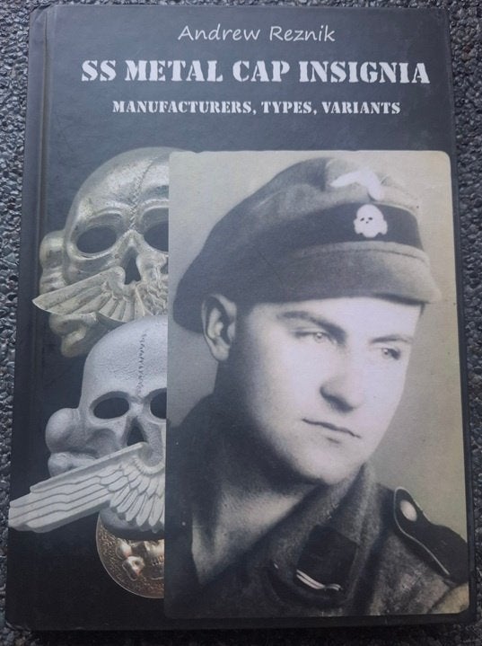 XX Metal Cap Insignia - Andrew Reznik, Verzamelen, Ophalen of Verzenden, Landmacht, Boek of Tijdschrift