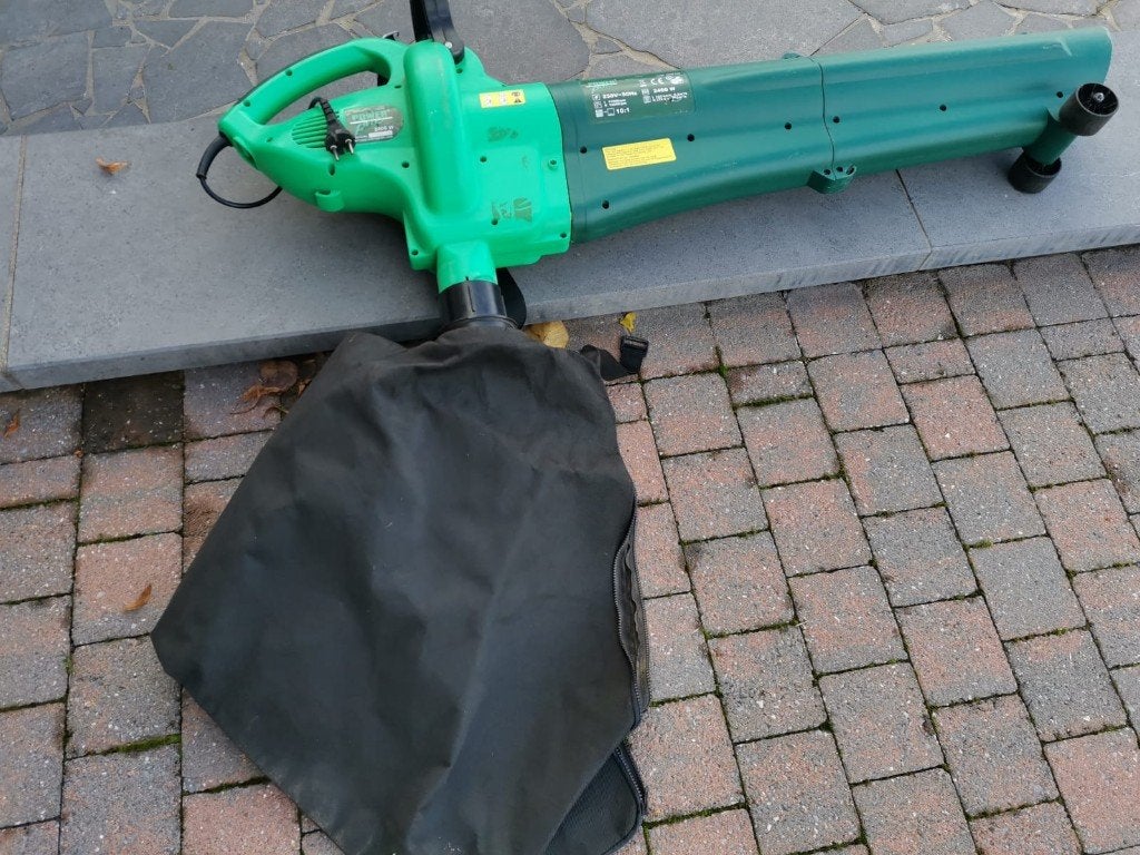 Electrische bladblazer en -zuiger met opvangzak, Tuin en Terras, Ophalen, Met opvangzak, Handgedragen, Zo goed als nieuw