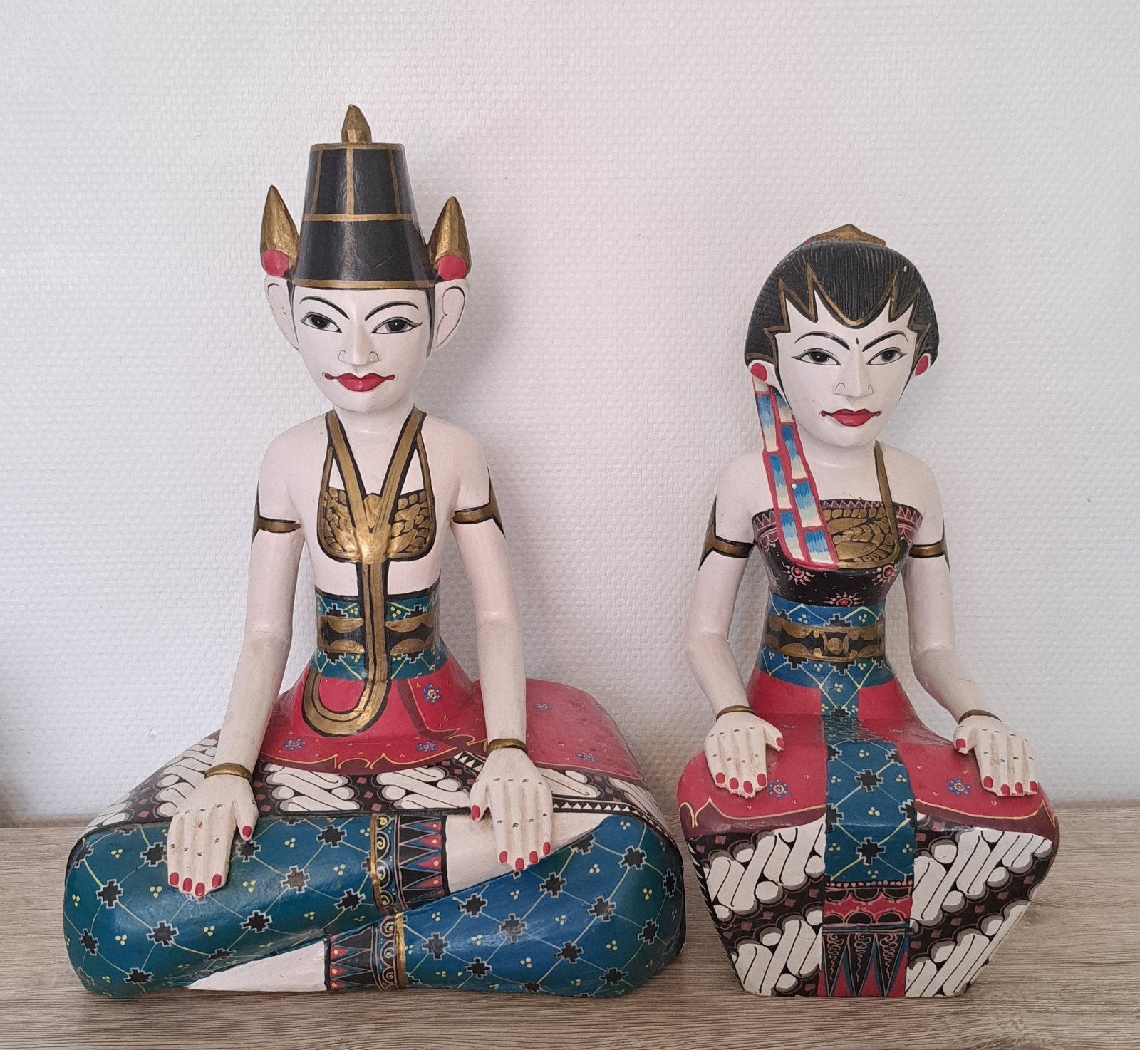 Statues Indonésiennes vintage Loro Blonyo en bois Java, Antiquités & Art, Indonésie, Enlèvement ou Envoi, Peint, Bois