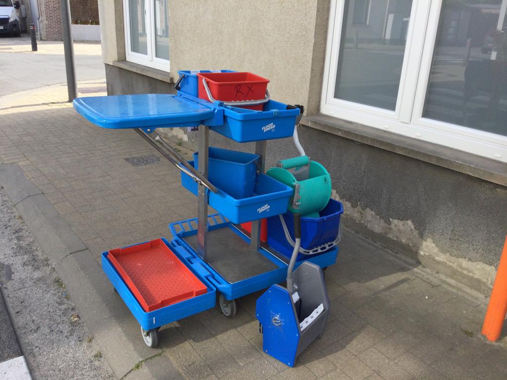 10/Chariot de nettoyage Ecolab.        à bxl, Enlèvement, Autres types