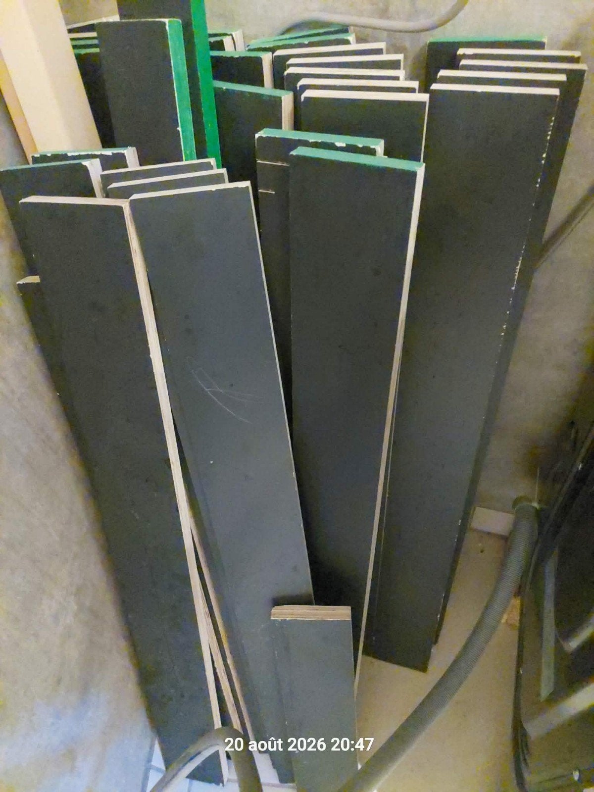 PLANCHES EN BOIS, Enlèvement