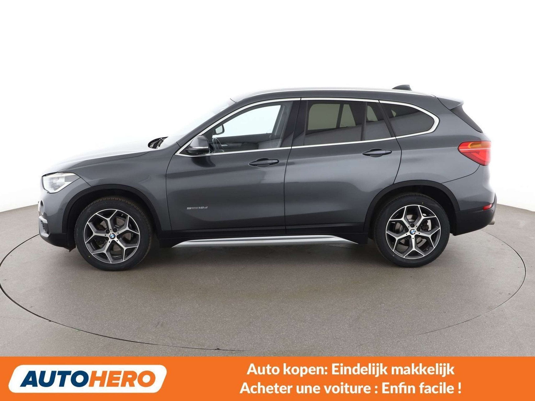 BMW X1 sDrive 18d xLine (année de construction 2017), Autos, Argent ou Gris, Achat, 110 kW, Noir