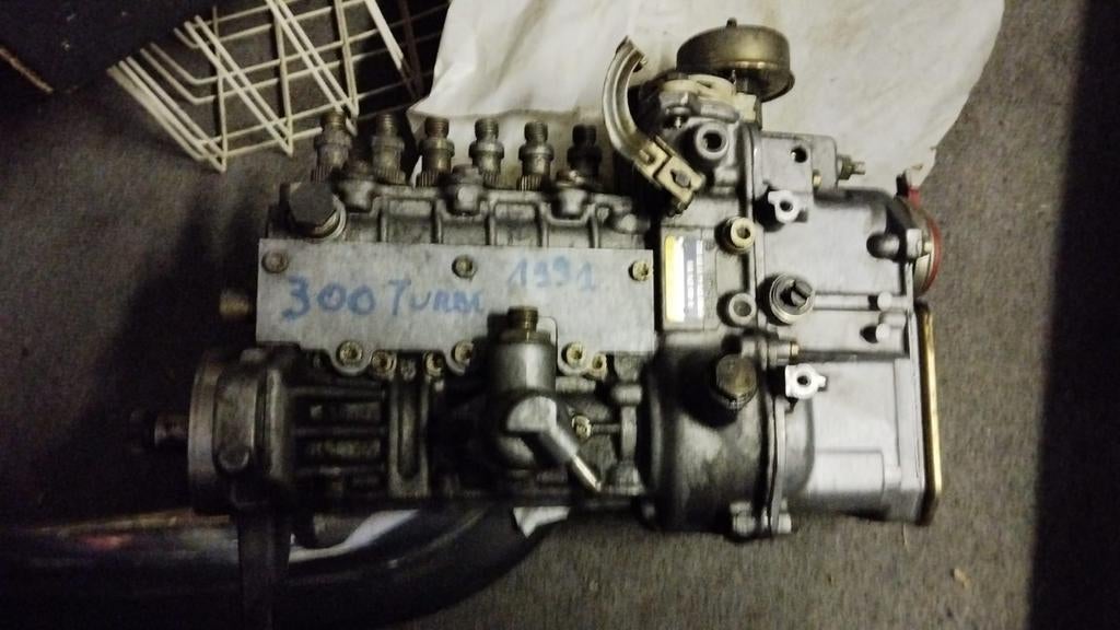Pompe diesel Mercedes 300 Turbo pour moteurs type 603, Enlèvement ou Envoi, Utilisé