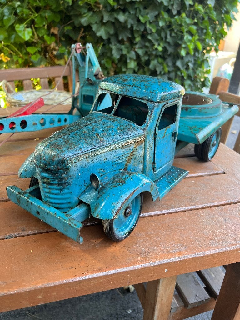Oude miniatuur vrachtwagen ‘60, Ophalen