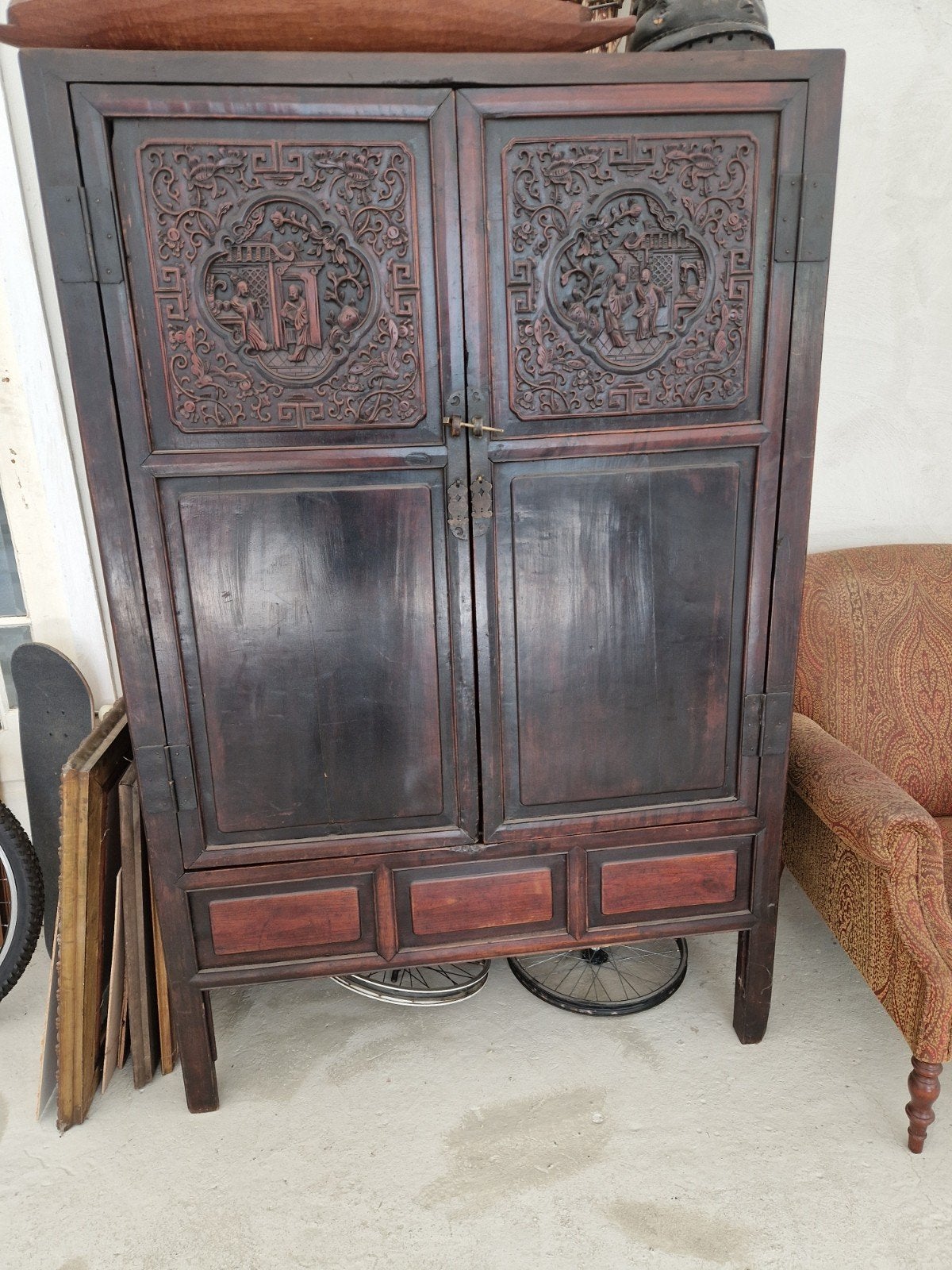 Armoire de mariage chinoise du XIXe siècle, Enlèvement