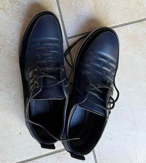 Une paires de chaussures 43 neuves, Vêtements | Hommes, Chaussures, Enlèvement, Neuf