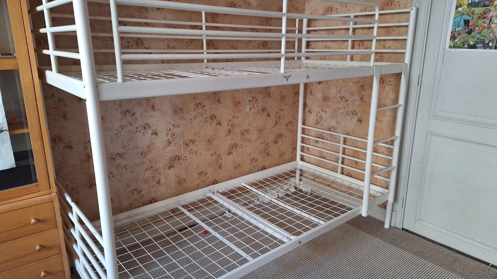 Lits superposés Svarta ikea blanc métallique, Maison & Meubles, Enlèvement