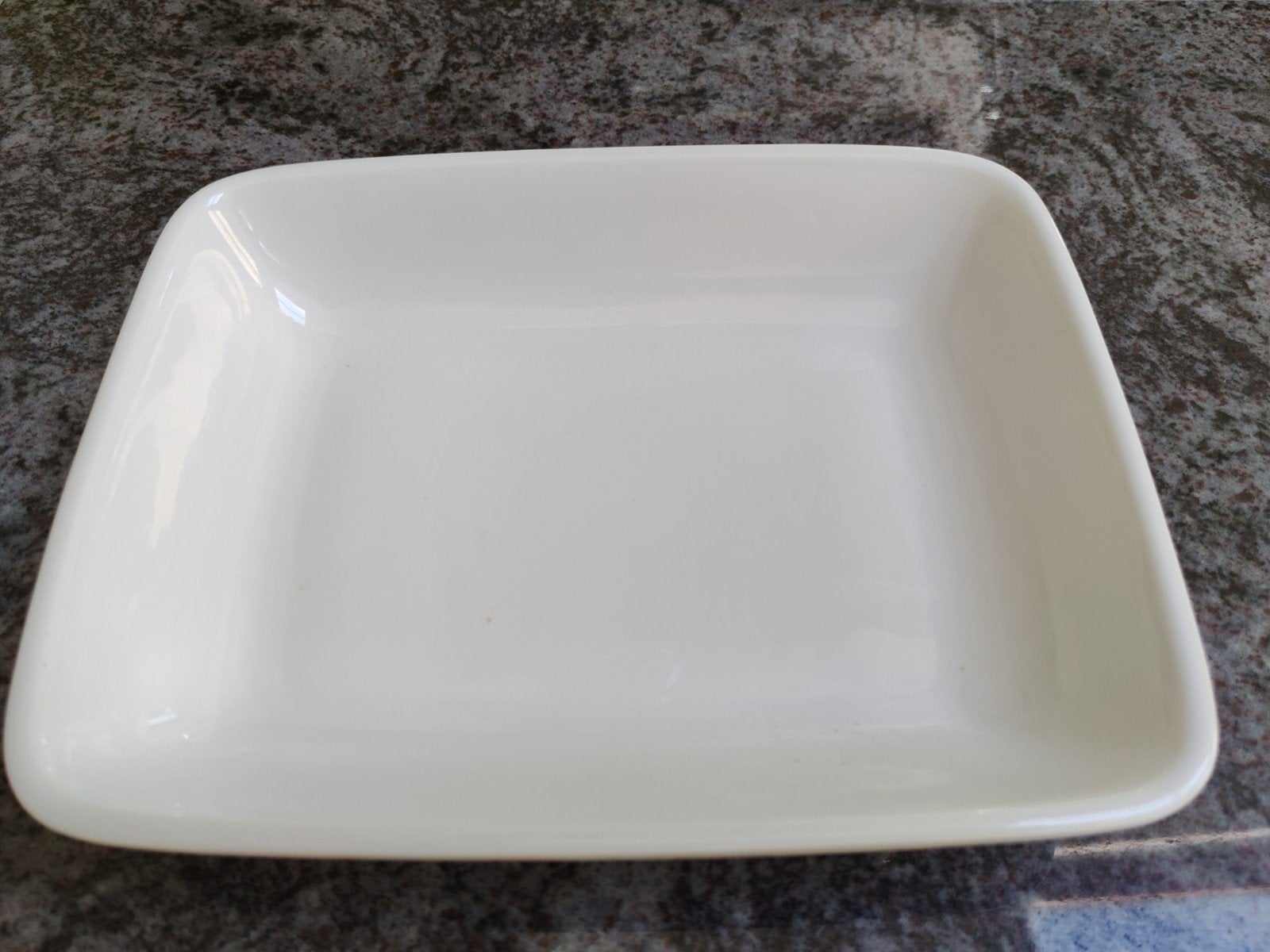 Plat à mettre au four, Enlèvement