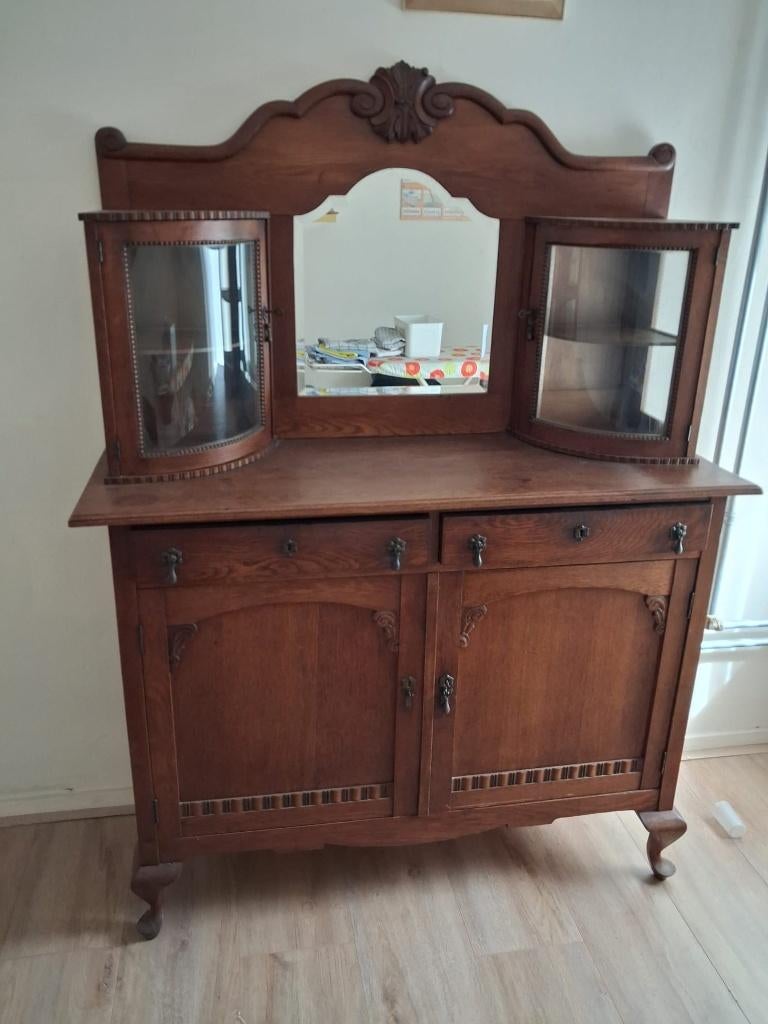 Antiek dressoir met spiegel en vitrinekastjes, Ophalen