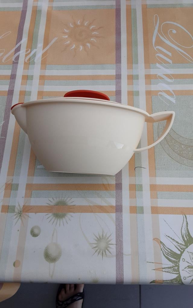 Tupperware isotuub 400 ml sauskom, Huis en Inrichting, Keuken | Tupperware, Ophalen of Verzenden