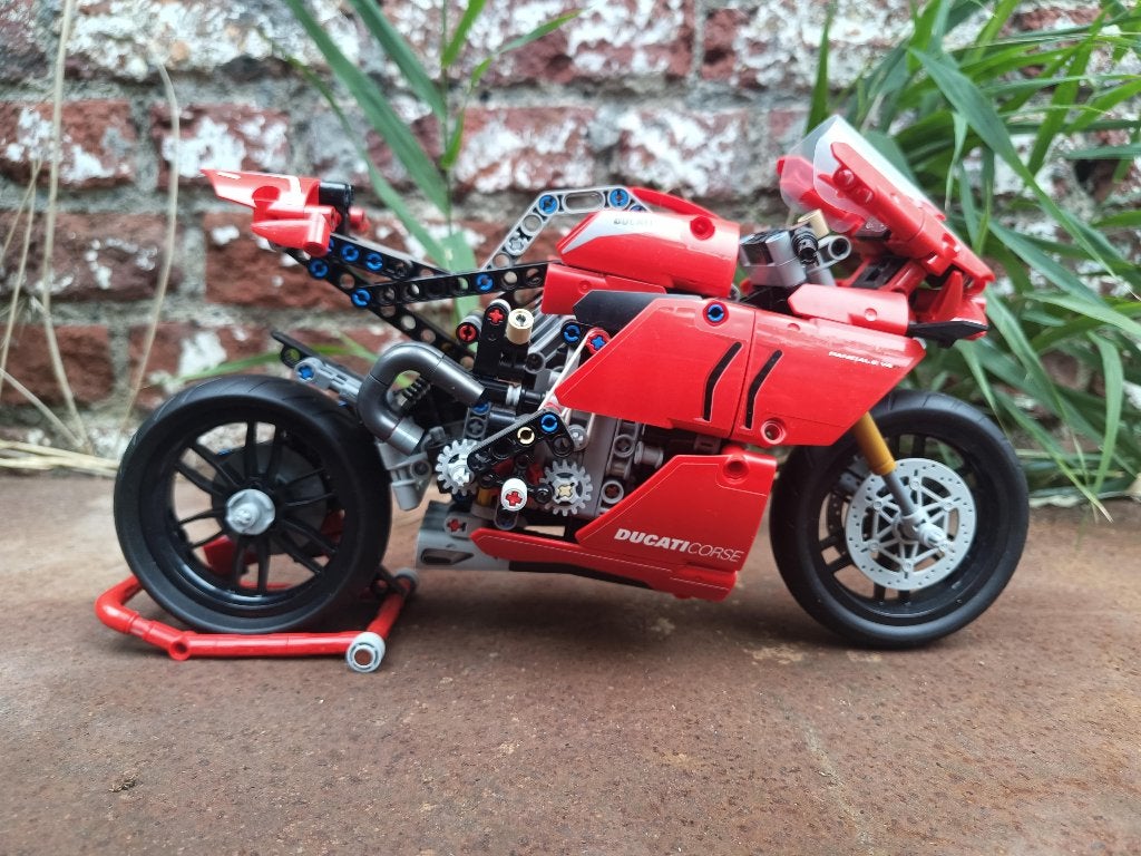 LEGO Technic Ducati Panigale V4 R (42107), Lego, Ophalen of Verzenden, Zo goed als nieuw, Complete set