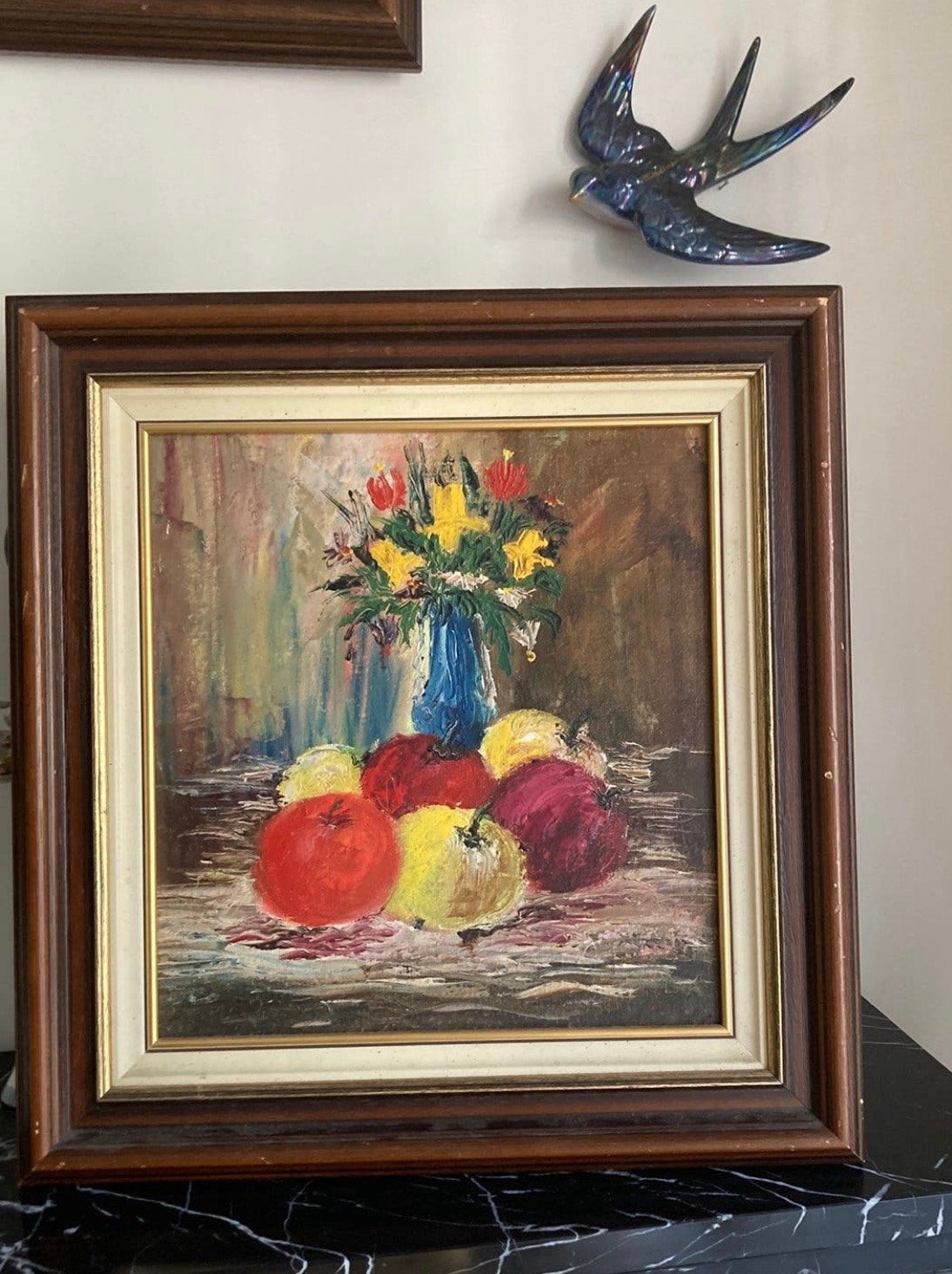 Prachtig schilderij “Stilleven met appels, pruimen, bloemen., Ophalen of Verzenden, Stilleven