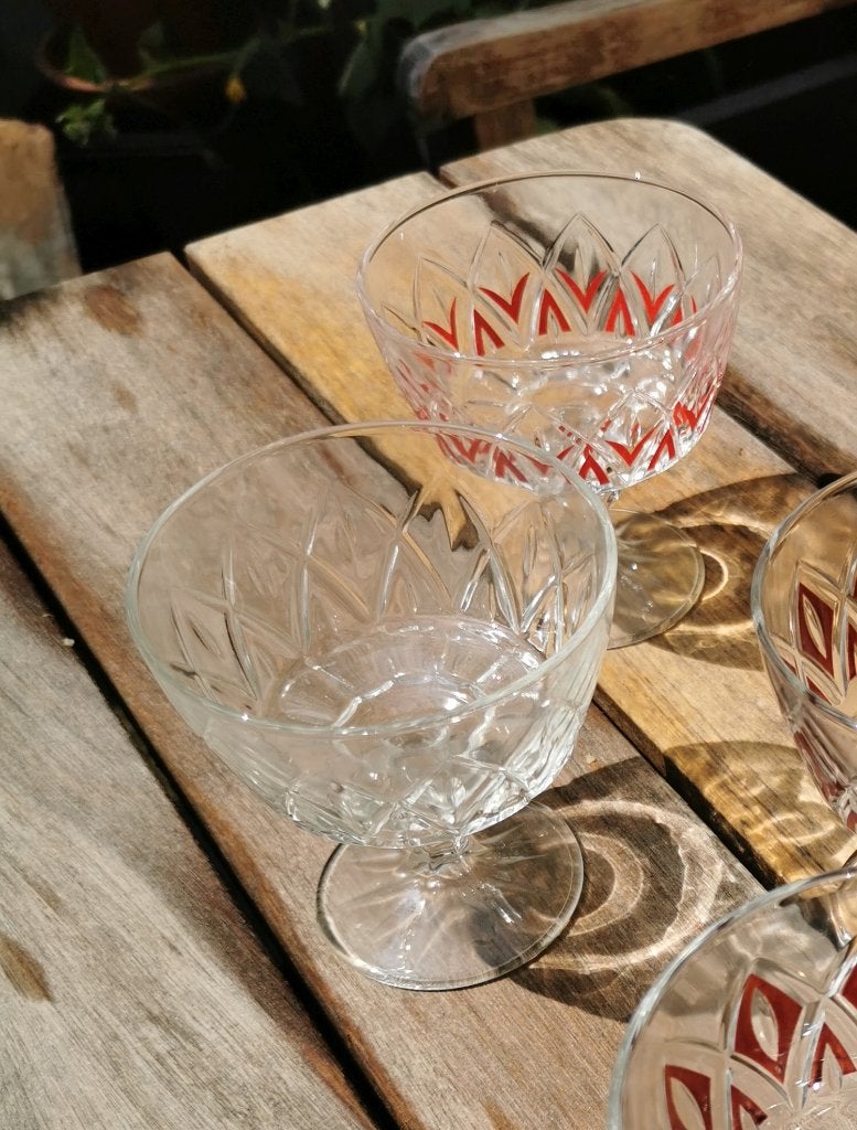 2 Vintage champagne of dessert coupes Arlequin, VMC Reims., Antiek en Kunst, Ophalen of Verzenden