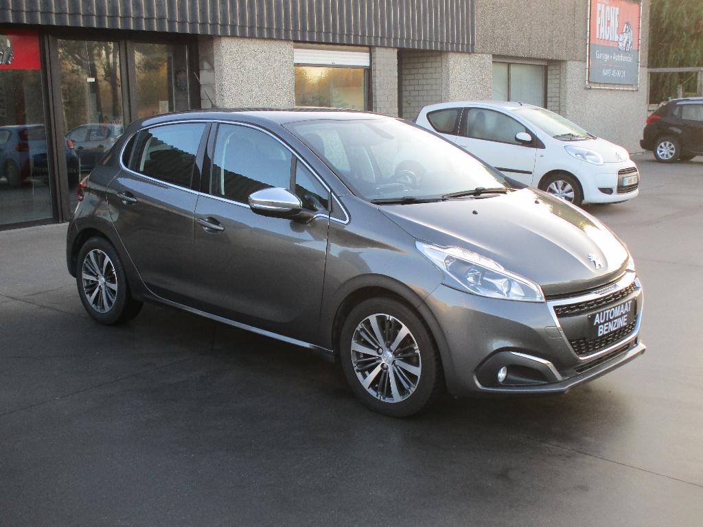peugeot 208 1.2 allure 110pk automaat 04/2019 57700 km, Auto's, Peugeot, 116 g/km, Stof, Euro 6, Bedrijf
