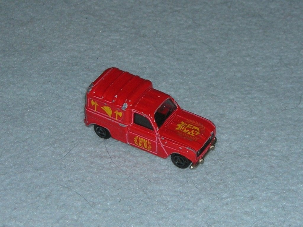 Majorette Renault 4 L, Hobby en Vrije tijd, Modelauto's | Overige schalen, Ophalen, Auto