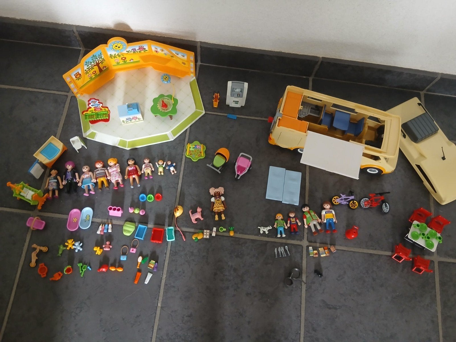 Uitgebreide Playmobil sets babywinkel en camper, Ophalen of Verzenden, Zo goed als nieuw, Complete set, Overige typen