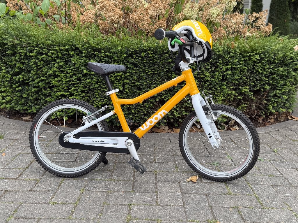 FIETS Woom 3 + helm + staander, Fietsen en Brommers, Ophalen, Nieuw