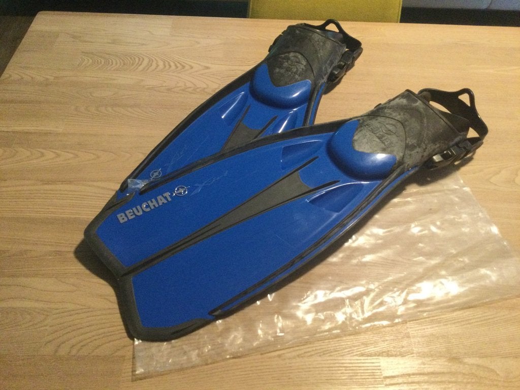 Beuchat Adjustable Fins size L-XL nieuw aan 60€, Watersport en Boten, Ophalen of Verzenden, Nieuw, Zwem- of Duikvliezen