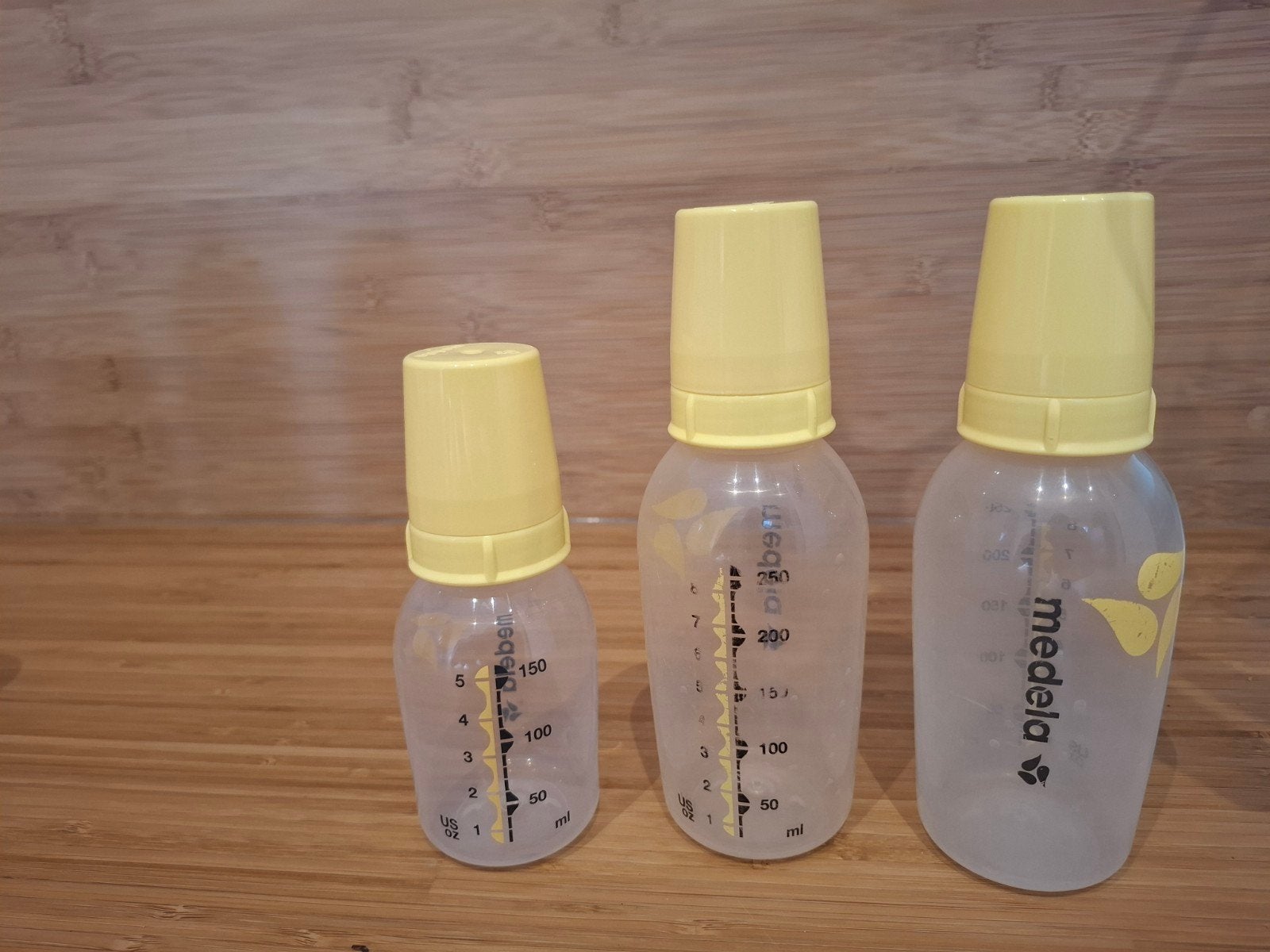 Medela plastic babyflessen 150ml en 250 ml, Ophalen, Gebruikt