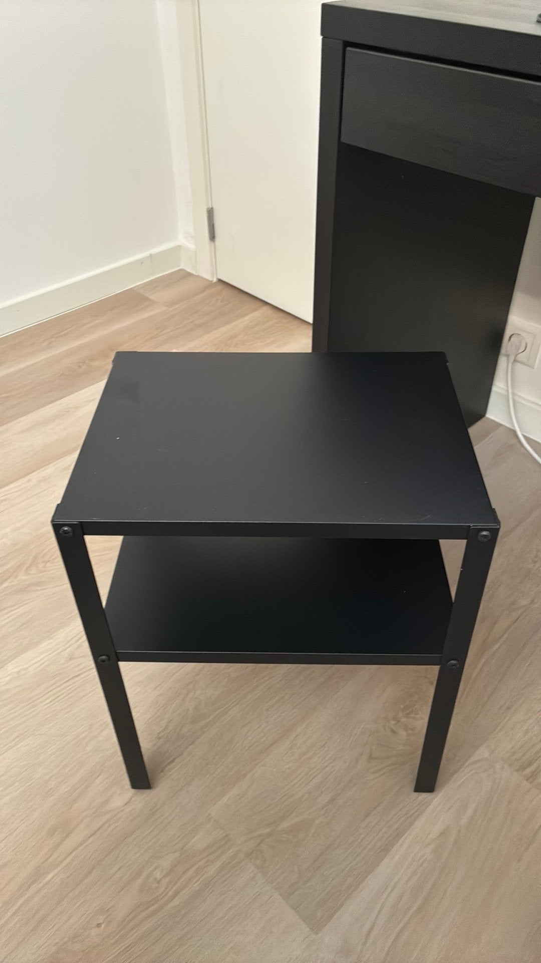 Zwart IKEA nachtkastje, Huis en Inrichting, Ophalen, Minder dan 45 cm, Metaal of Aluminium, Zo goed als nieuw