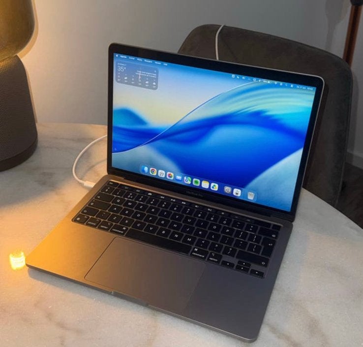 Macbook pro 13 M1 2020 gris sidéral, Informatique & Logiciels, Chromebooks, Comme neuf, 8 GB, Envoi