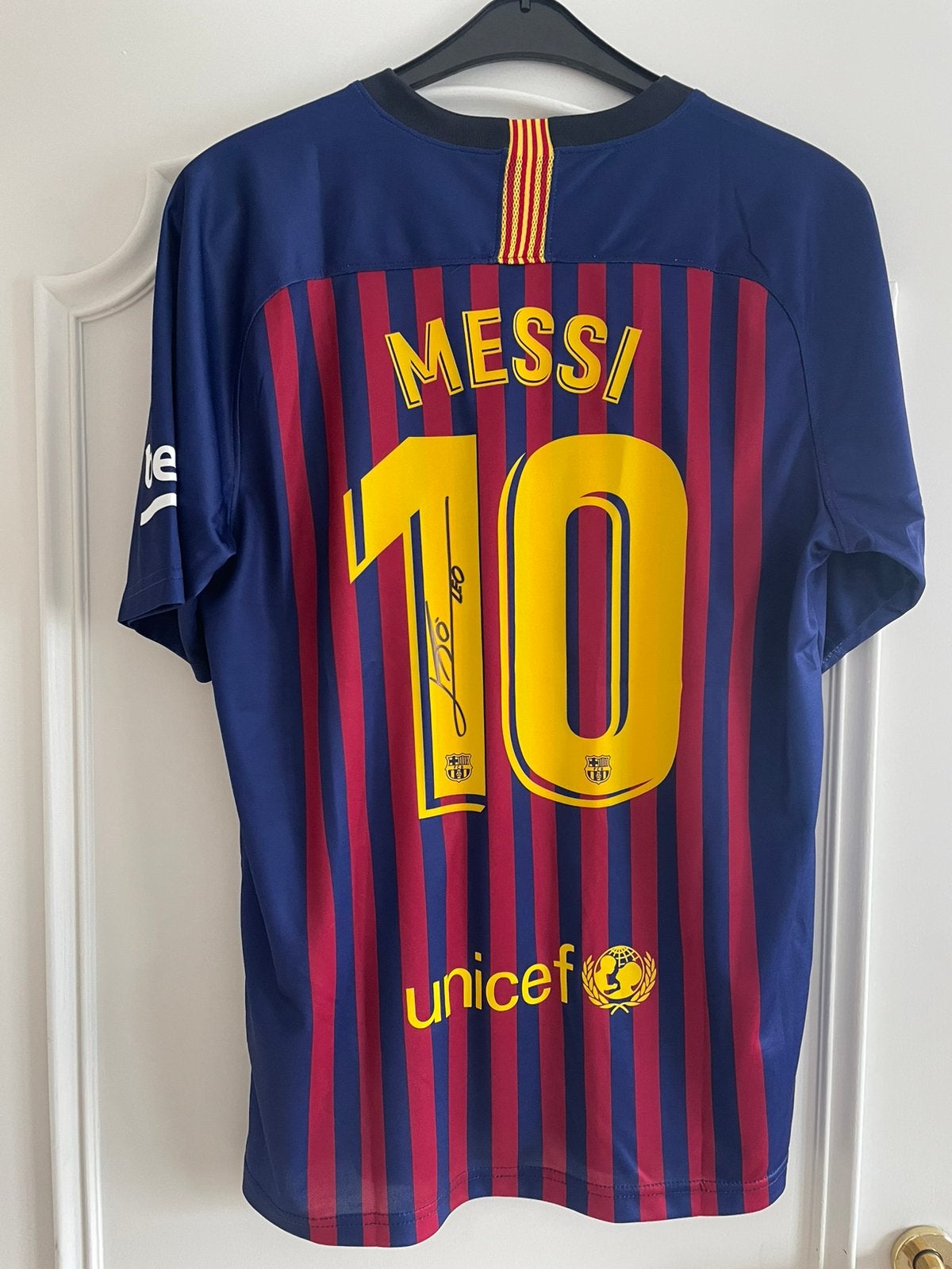 Gesigneerd shirt Messi - FC Barcelona, Verzamelen, Sportartikelen en Voetbal, Ophalen, Zo goed als nieuw, Shirt