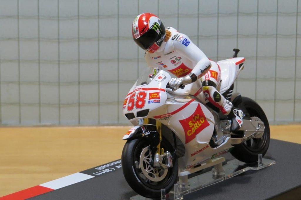 Marco Simoncelli Honda RC212V 2011 1:18 with figurine, Hobby en Vrije tijd, Modelauto's | 1:18, Ophalen of Verzenden, Nieuw, Motor
