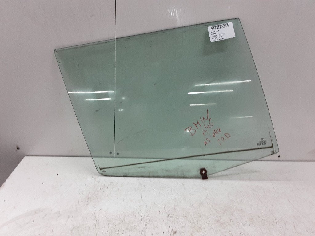 VITRE ARRIERE DROITE BMW 3 serie Touring (E46 / 3), Autos : Pièces & Accessoires, Mevr. I. Hauben, Utilisé, BMW, Rue de l'Espoir 34 34
4030  GRIVEGNÉE, BE