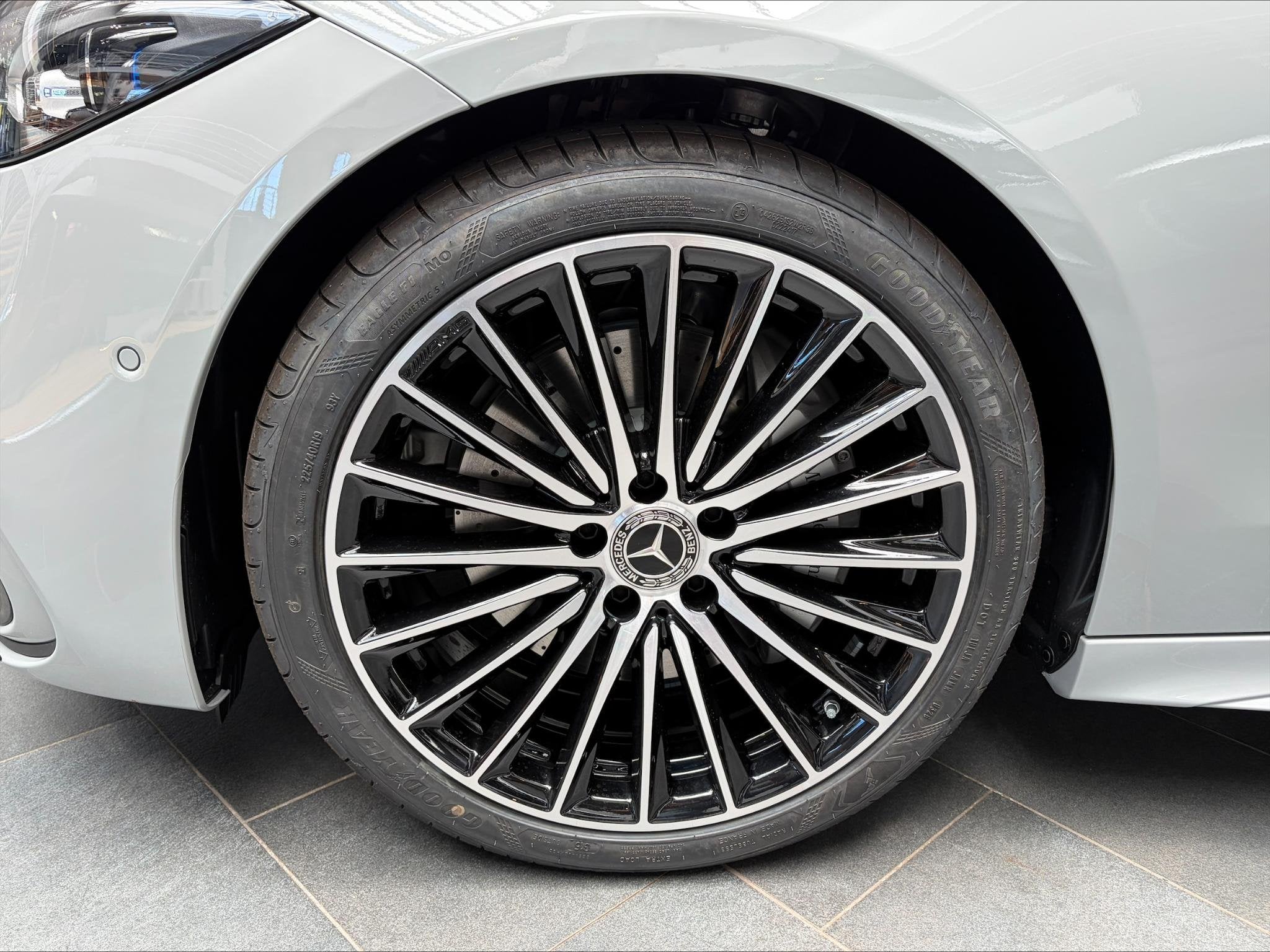 Mercedes-Benz C-Klasse Break C 180 Star Edition, Autos, Neuf, Argent ou Gris, Achat, 1800 kg