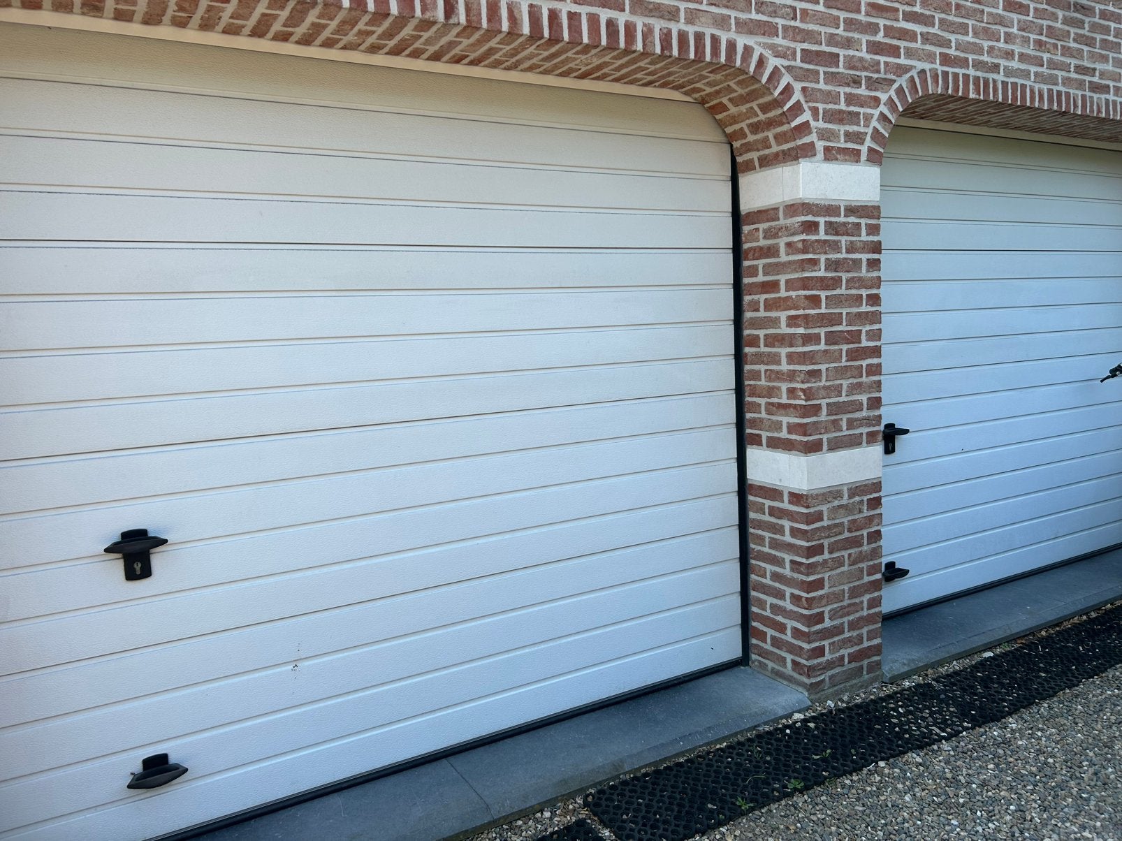 2 portes de garage identiques H 220 cm L 250 cm, Autos : Divers