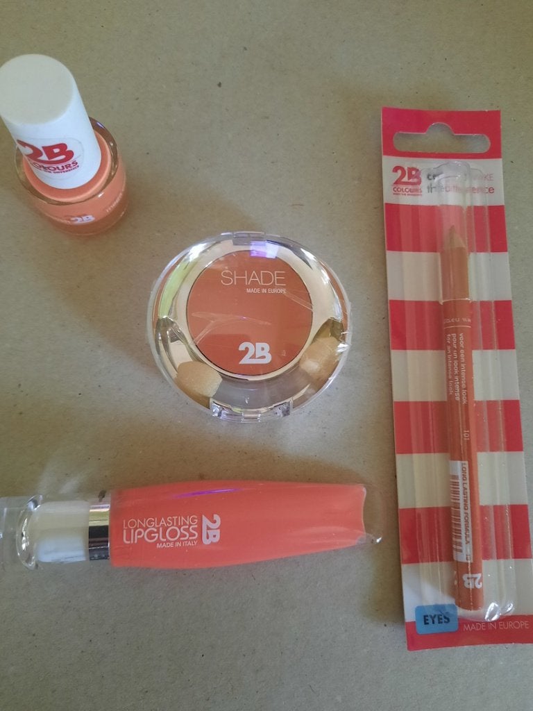 Lot fard à paupières - vernis - gloss - crayon 2B /Pêche, Handtassen en Accessoires, Ophalen of Verzenden, Nieuw, Make-up