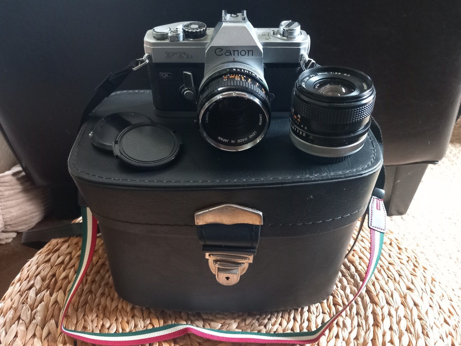 Appareil photo argentique Canon FTb + 2 objectifs + sac, Enlèvement ou Envoi, Reconditionné