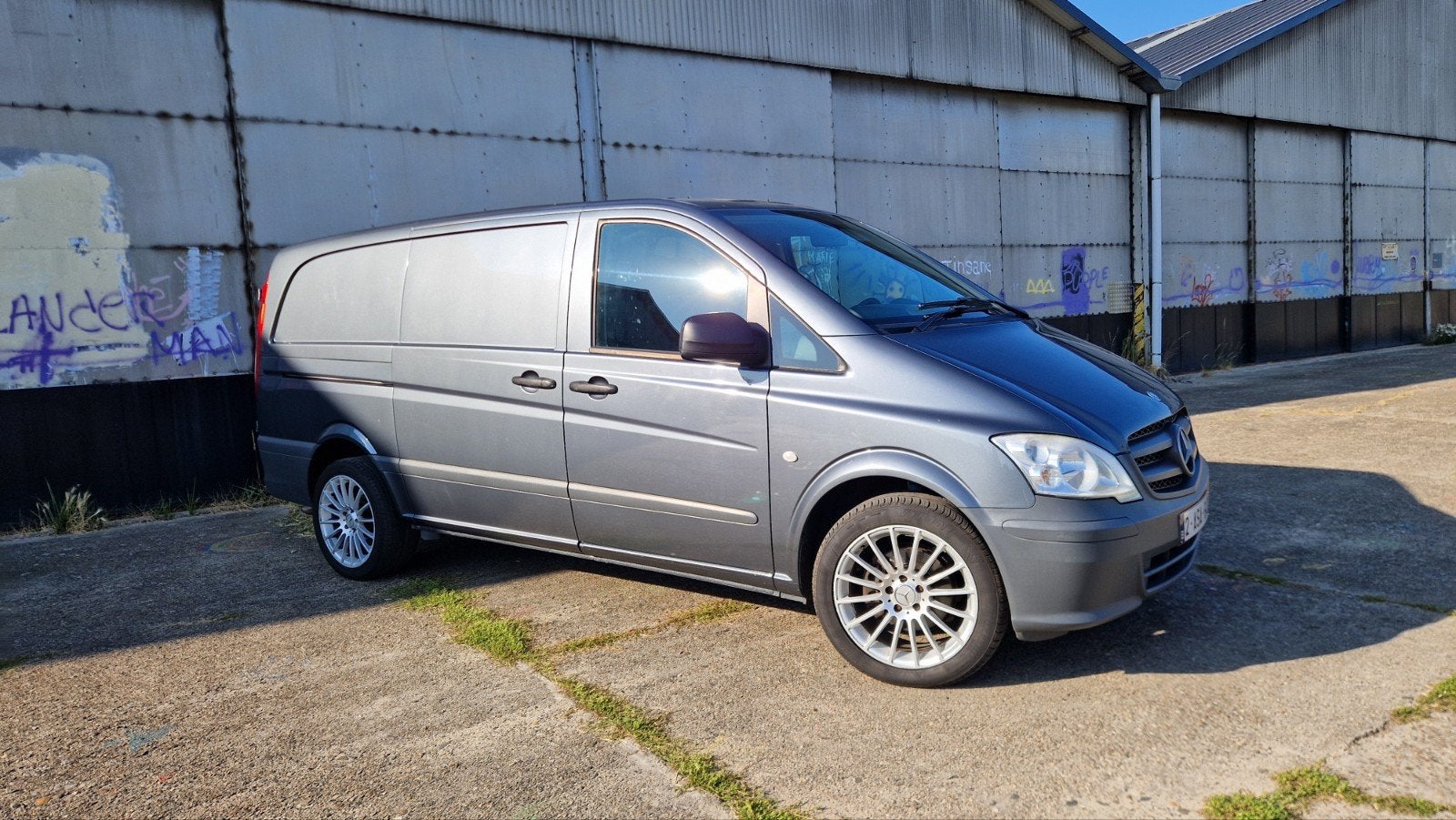 MB Vito 116 Automaat + luchtvering + pano, Auto's, Bestelwagens en Lichte vracht, Particulier, ABS, Achteruitrijcamera, Airbags