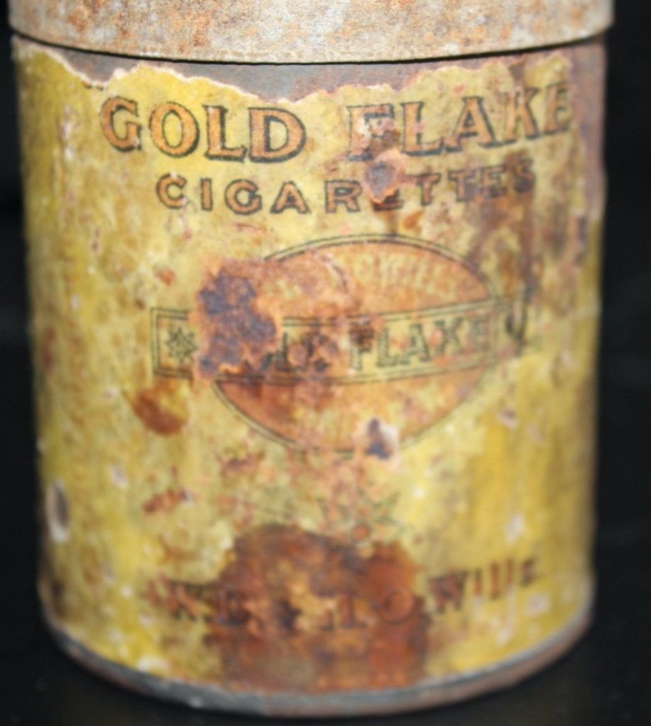 Une boite vide de cigarettes britanniques Gold Flake., Collections, Enlèvement ou Envoi, Autres, Autres types