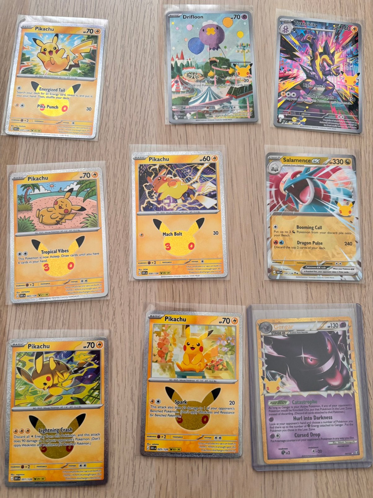 Pokémon kaarten 30th anniversary, Hobby en Vrije tijd, Ophalen, Zo goed als nieuw