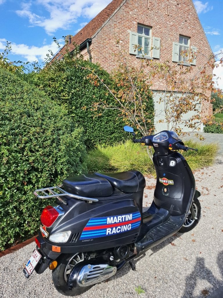 2020 VENESI Scooter 4000 kms A classe met 2 helmen martini, Autres marques, Comme neuf, Enlèvement, 50 cm³
