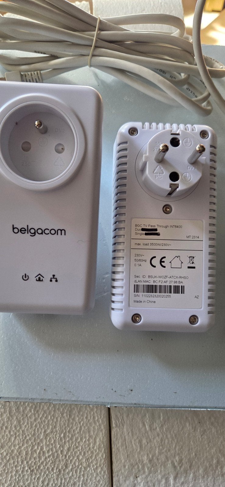 2 adaptateurs CPL de marque Belgacom, Enlèvement