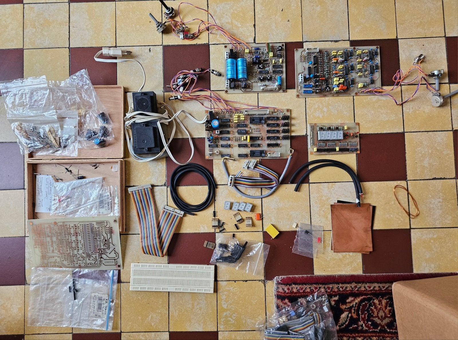 À DONNER  -  Matériels et composants électronique, Divers, Enlèvement, Utilisé