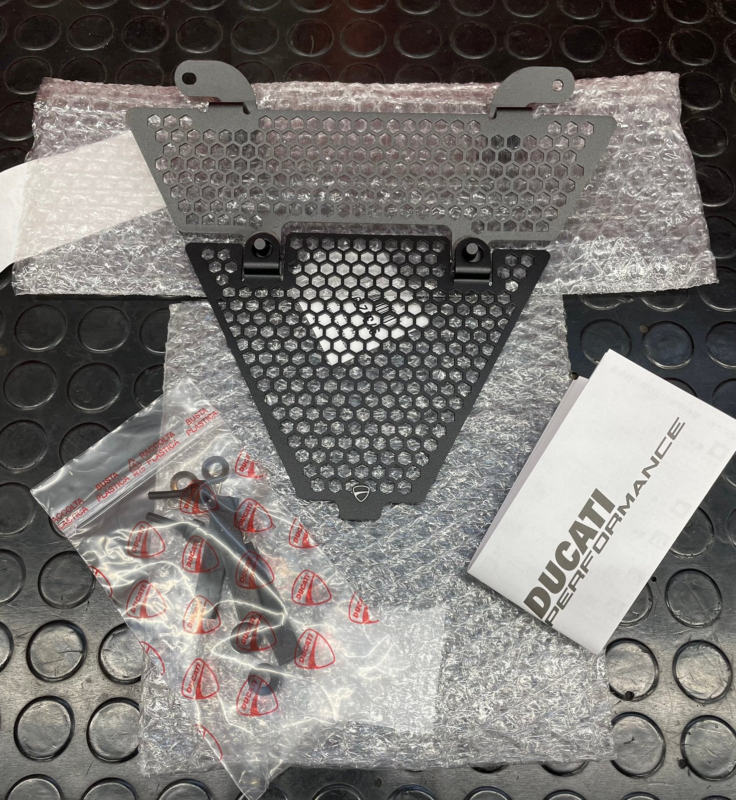 Ducati Panigale / Streetfighter V4 oliekoeler protectie, Ophalen