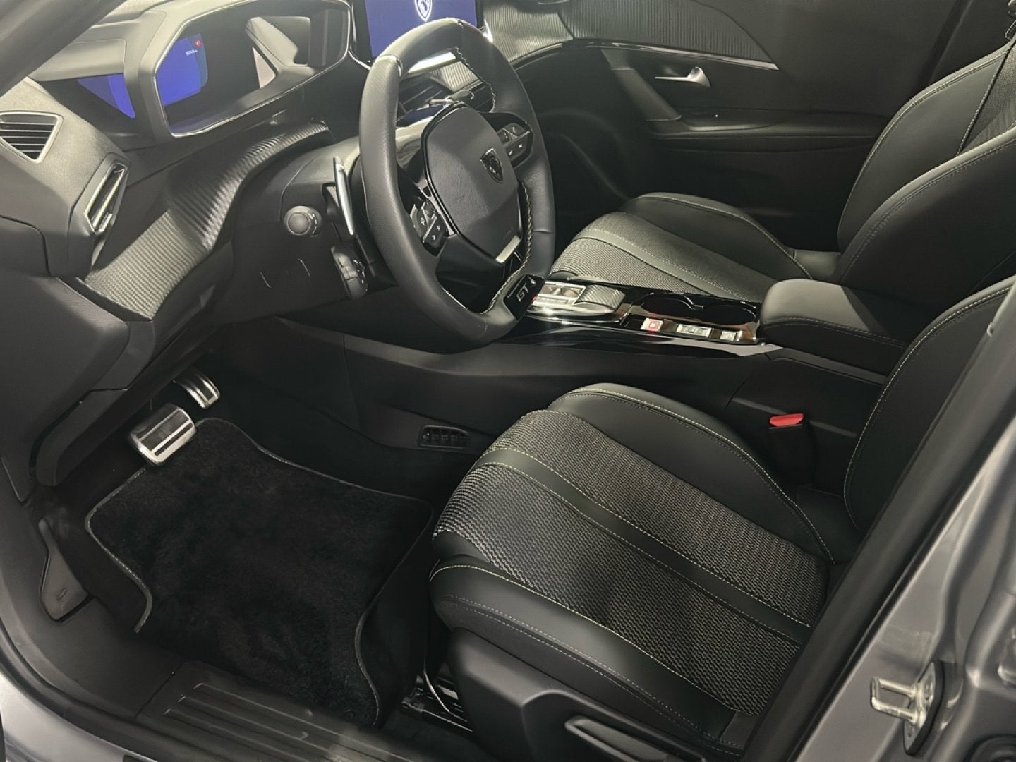 Peugeot 2008 Hybrid GT e-DSC6 (bj 2025, automaat), Auto's, https://public.car-pass.be/vhr/43a783ae-0a94-4789-97db-f98959dbc3d9