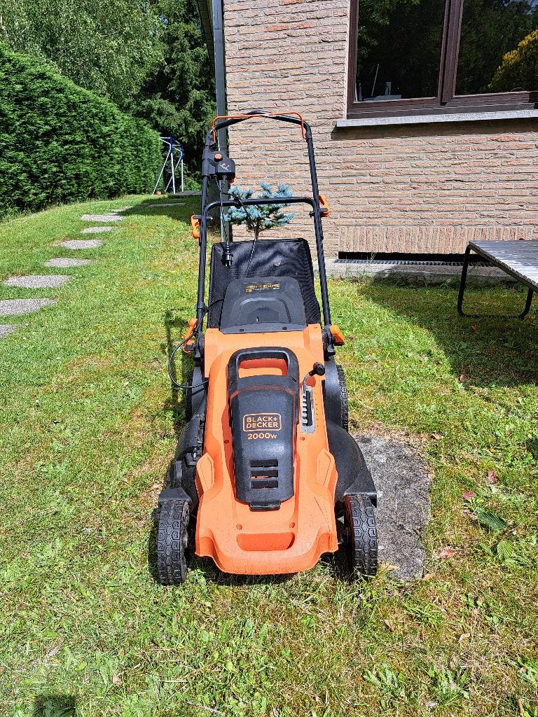 Black&Decker LM 2000 QS, Jardin & Terrasse, Tondeuses à gazon, Tondeuse rotative, 40 à 49 cm, Enlèvement, Utilisé
