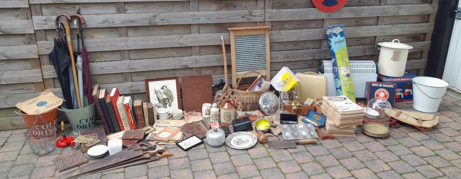 groot lot voor brocante of rommelmarkt, Ophalen