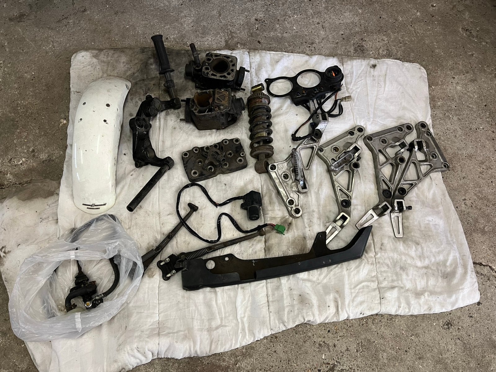 Suzuki rg 250 mk1 partij onderdelen, Enlèvement ou Envoi, Utilisé
