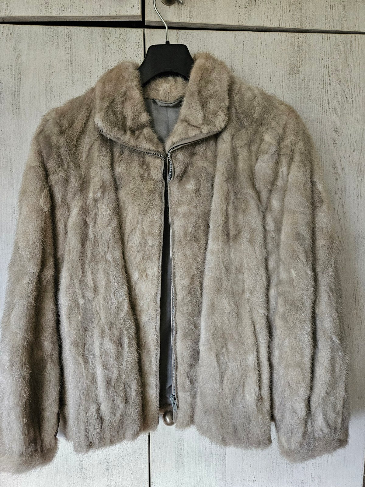 blouson gris en fourrure de lapin taille 42 44, Enlèvement, Comme neuf, Taille 42/44 (L), Gris