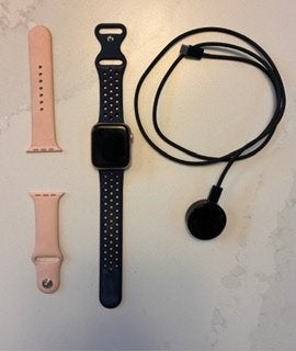 Apple watch 6 - 44 mm - boitier rose, Enlèvement ou Envoi, Rose, Apple Watch, IOS
