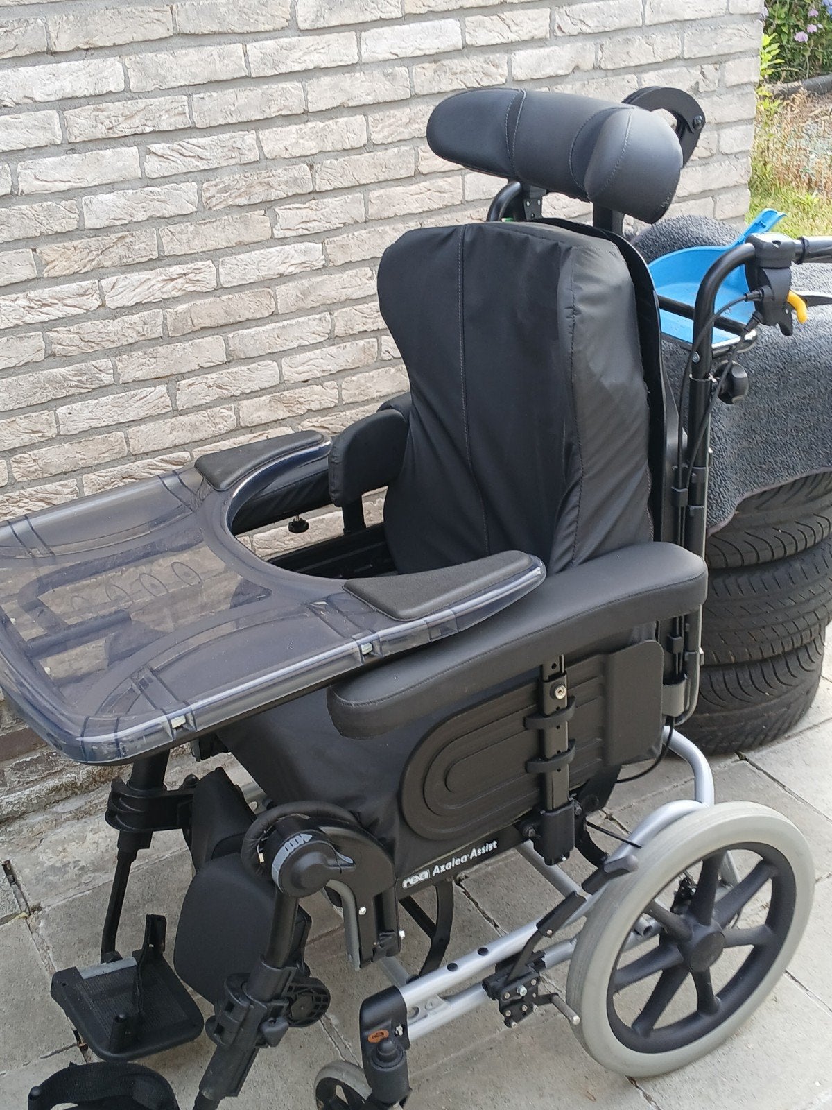 Kantel zorgstoel Rea Azalea Assist in nieuwstaat, Diversen, Rolstoelen, Ophalen